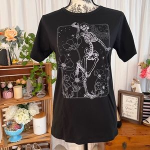 Back Women’s Graphic T Crew Neck